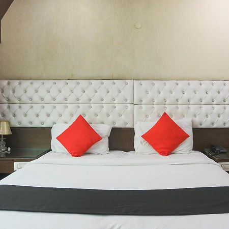 Hotel O Parktel Indirapuram Esterno foto