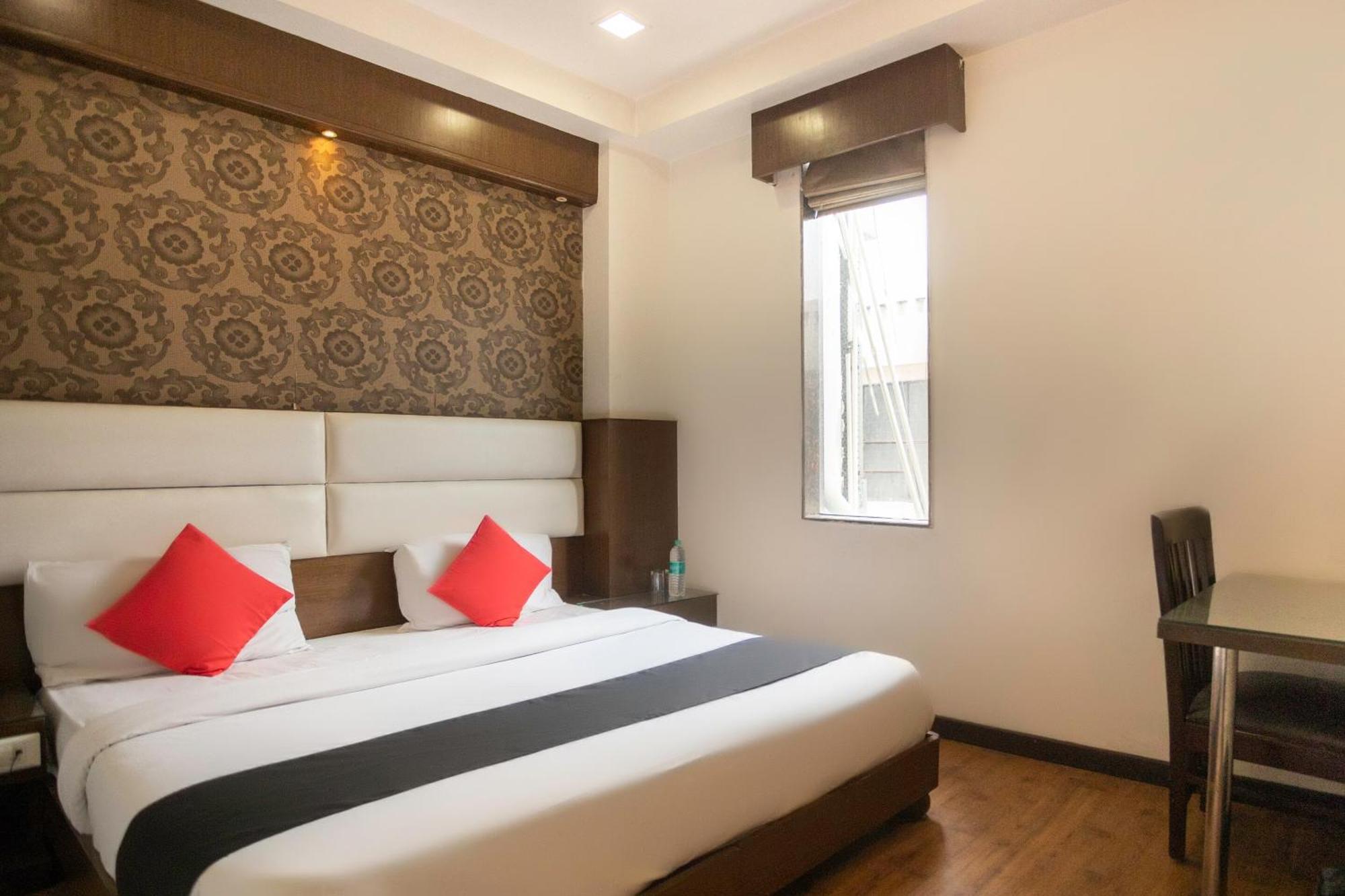 Hotel O Parktel Indirapuram Esterno foto